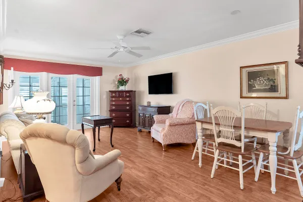 Property Slideshow image 3 of 47 | 2930 crosley dr m, West Palm Beach, FL, 33415