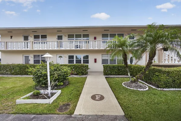 Property Slideshow image 2 of 36 | 127 chatham f f, West Palm Beach, FL, 33417