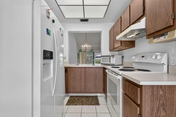Property Slideshow image 3 of 35 | 3924 san anselmo dr b, Lake Worth, FL, 33467