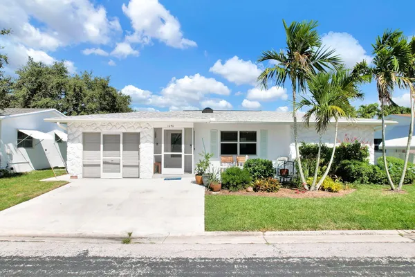Property Slideshow image 2 of 33 | 1050 nw 73rd ter, Margate, FL, 33063
