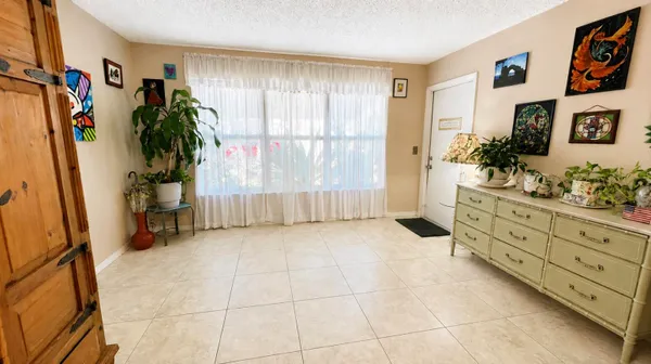 Property Slideshow image 2 of 25 | 910 s dr b, Delray Beach, FL, 33445
