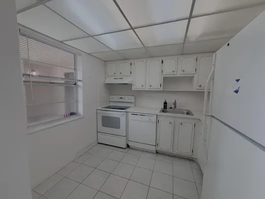 Property Slideshow image 2 of 15 | 1015 country club dr 205, Margate, FL, 33063