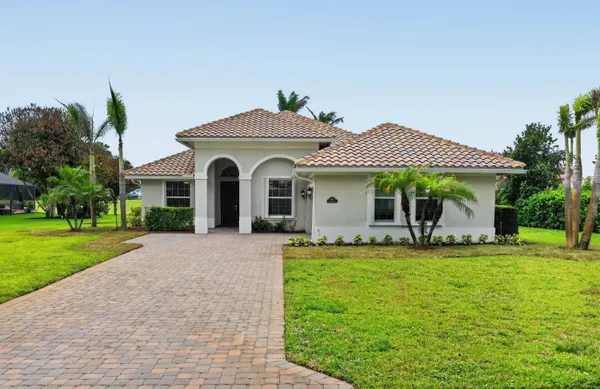 Property Slideshow image 3 of 37 | 9531 shadow ln, Fort Pierce, FL, 34951