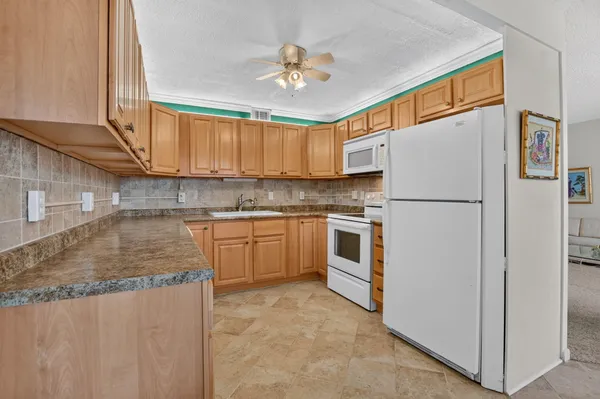 Property Slideshow image 3 of 42 | 2049 ventnor o cres 2049, Deerfield Beach, FL, 33442