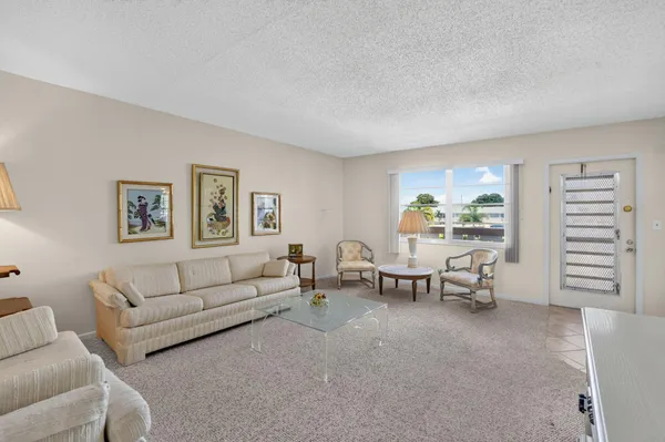 Property Slideshow image 2 of 42 | 2049 ventnor o cres 2049, Deerfield Beach, FL, 33442
