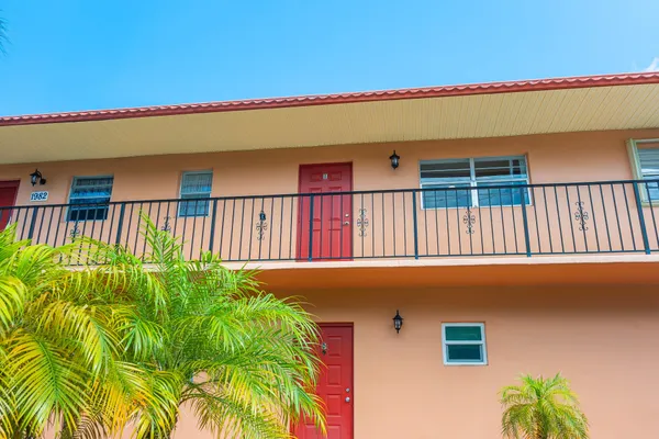 Property Slideshow image 2 of 25 | 1982 sw palm city rd i, Stuart, FL, 34994