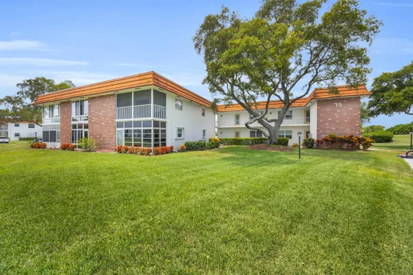 Property Slideshow image 2 of 26 | 1225 nw 21st st 15-1502, Stuart, FL, 34994