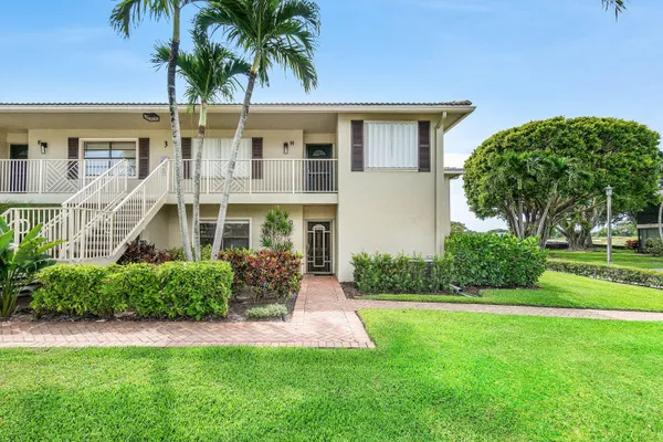 Property Slideshow image 2 of 47 | 3 stratford dr g, Boynton Beach, FL, 33436
