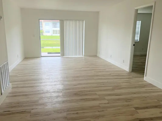 Property Slideshow image 3 of 17 | 463 lake frances dr 463, West Palm Beach, FL, 33411
