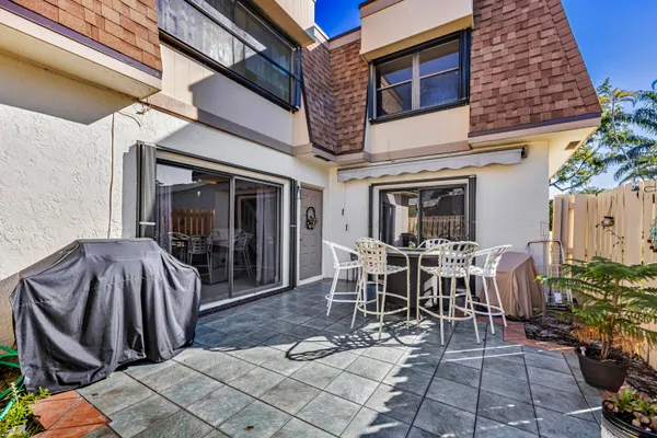 Property Slideshow image 2 of 35 | 825 nw 30th ave a, Delray Beach, FL, 33445