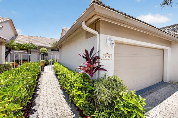 Property Slideshow image 2 of 49 | 8908 shoal creek ln, Boynton Beach, FL, 33472