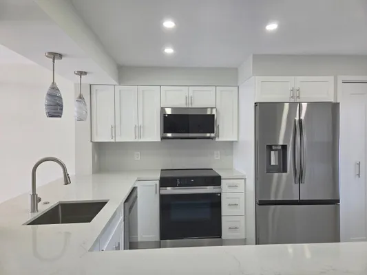 Property Slideshow image 3 of 10 | 14310 strathmore ln 305, Delray Beach, FL, 33446