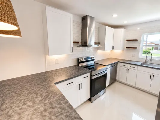 Property Slideshow image 2 of 26 | 2568 dudley dr g, West Palm Beach, FL, 33415