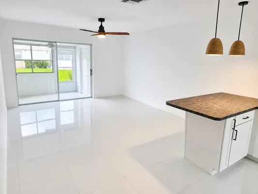 Property Slideshow image 3 of 26 | 2568 dudley dr g, West Palm Beach, FL, 33415