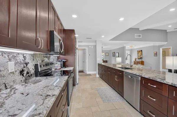 Property Slideshow image 3 of 39 | 22018 colony dr, Boca Raton, FL, 33433