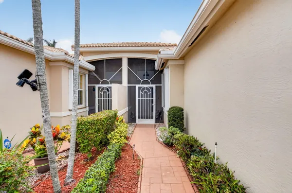 Property Slideshow image 3 of 58 | 10632 royal caribbean cir, Boynton Beach, FL, 33437