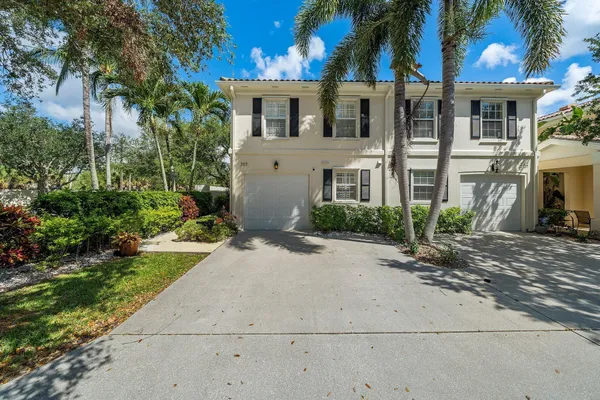 Property Slideshow image 3 of 39 | 2117 tigris dr, West Palm Beach, FL, 33411