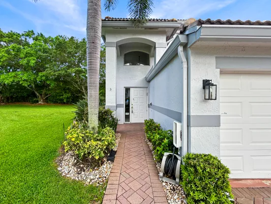 Property Slideshow image 3 of 35 | 7880 laina ln 3, Boynton Beach, FL, 33437