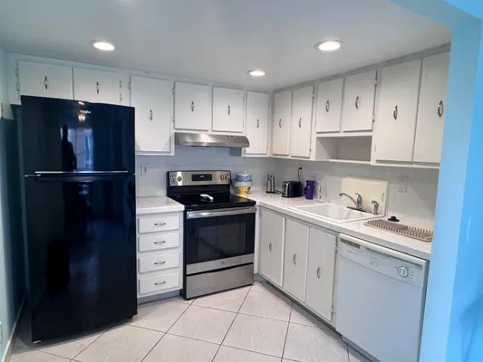 Property Slideshow image 2 of 7 | 641 burgundy, Delray Beach, FL, 33484