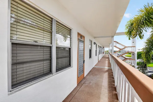 Property Slideshow image 2 of 54 | 3045 cornwall c c, Boca Raton, FL, 33434