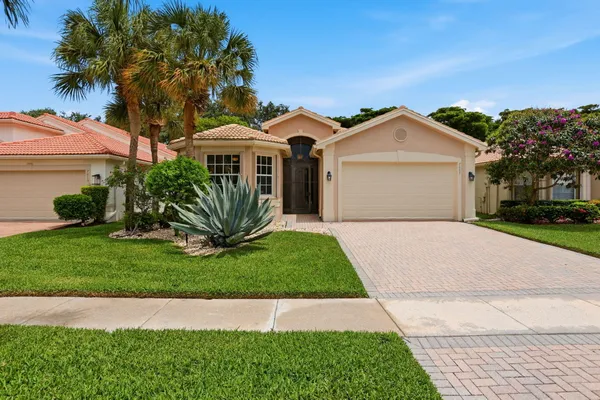Property Slideshow image 3 of 49 | 7007 imperial beach cir, Delray Beach, FL, 33446