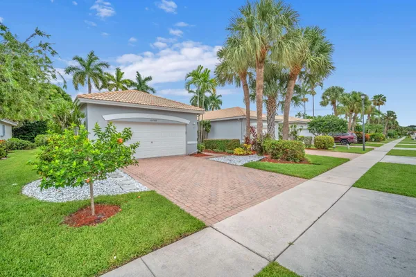 Property Slideshow image 2 of 52 | 10788 royal caribbean cir, Boynton Beach, FL, 33437
