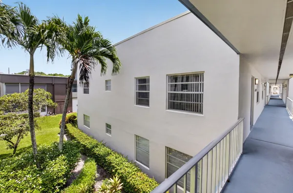 Property Slideshow image 3 of 87 | 809 normandy q 809, Delray Beach, FL, 33484