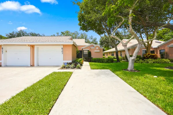 Property Slideshow image 2 of 62 | 8343 springlake dr, Boca Raton, FL, 33496