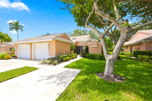 Property Slideshow image 3 of 62 | 8343 springlake dr, Boca Raton, FL, 33496