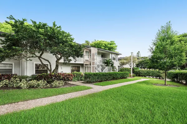 Property Slideshow image 2 of 71 | 7 southport ln f, Boynton Beach, FL, 33436
