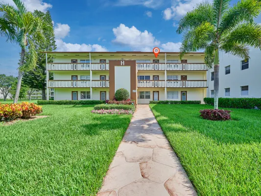 Property Slideshow image 2 of 17 | 325 mansfield dr 325 h, Boca Raton, FL, 33434