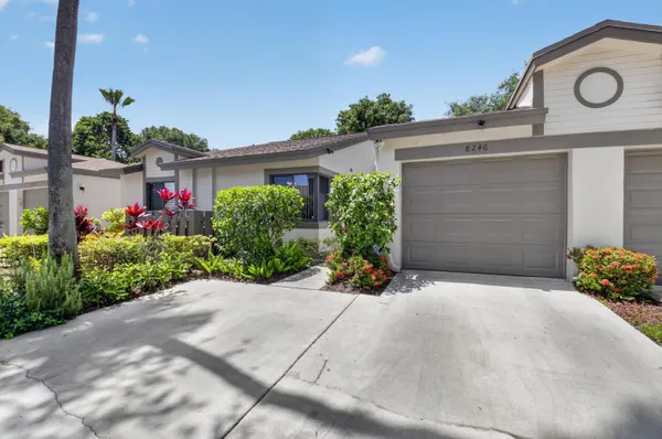 Property Slideshow image 2 of 63 | 8246 springview ter, Boca Raton, FL, 33496