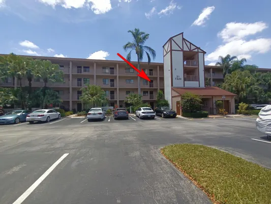 Property Slideshow image 2 of 24 | 7320 amberly ln 305, Delray Beach, FL, 33446
