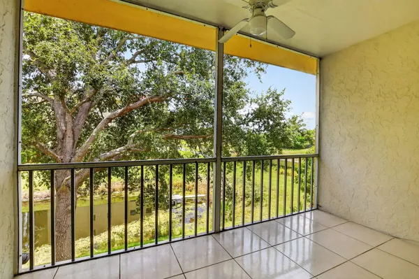 Property Slideshow image 2 of 34 | 9826 marina blvd 1029, Boca Raton, FL, 33428