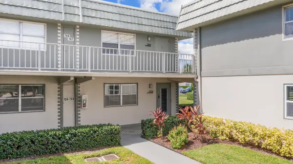 Property Slideshow image 3 of 34 | 723 flanders p p, Delray Beach, FL, 33484