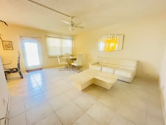 Property Slideshow image 3 of 59 | 2017 farnham, Deerfield Beach, FL, 33442