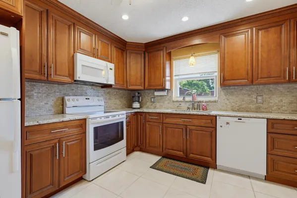 Property Slideshow image 2 of 55 | 676 laconia cir b, Lake Worth, FL, 33467