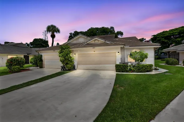 Property Slideshow image 2 of 59 | 10984 stafford cir, Boynton Beach, FL, 33436