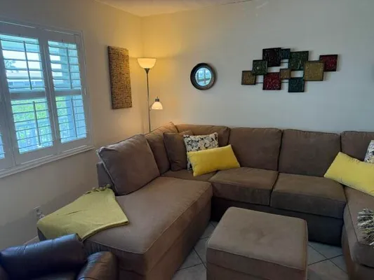Property Slideshow image 2 of 12 | 350 horizons e 302, Boynton Beach, FL, 33435