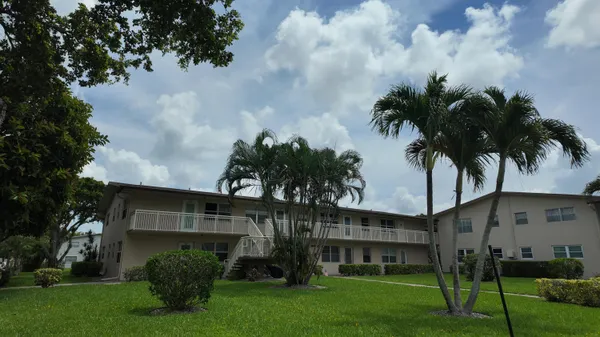 Property Slideshow image 2 of 22 | 326 chatham p 326, West Palm Beach, FL, 33417