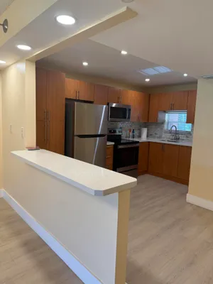 Property Slideshow image 3 of 14 | 830 s hollybrook dr 204, Pembroke Pines, FL, 33025