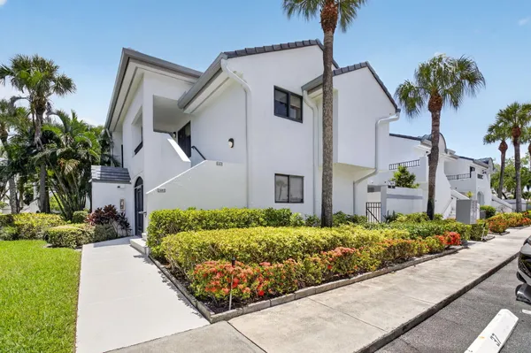 Property Slideshow image 2 of 88 | 7665 glendevon ln 1605, Delray Beach, FL, 33446