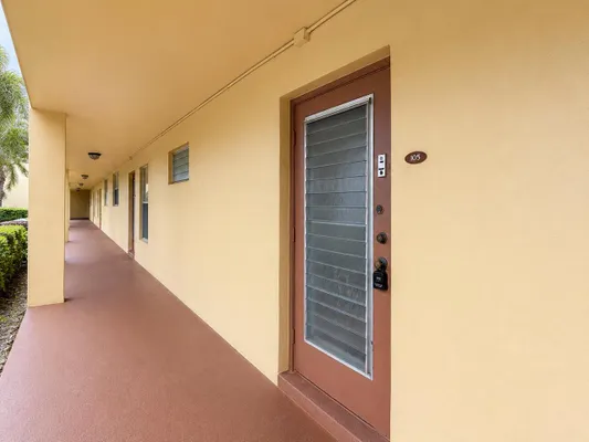 Property Slideshow image 3 of 28 | 5901 nw 61st ave 105, Tamarac, FL, 33319