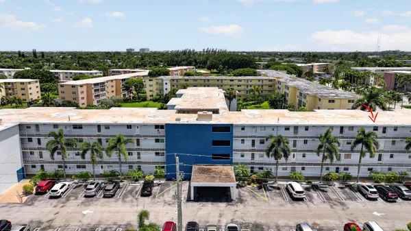Property Slideshow image 3 of 34 | 300 ne 26th ave 408, Boynton Beach, FL, 33435