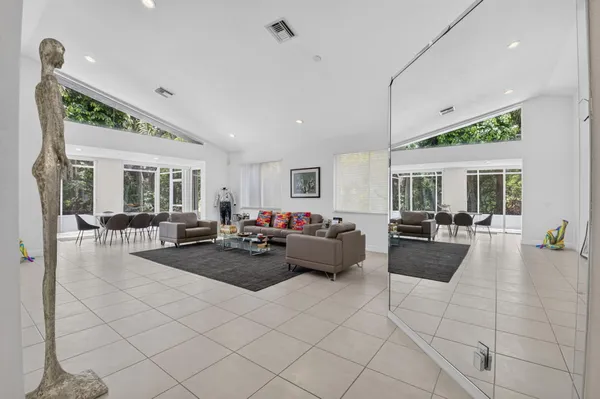 Property Slideshow image 3 of 34 | 5207 brookview dr, Boynton Beach, FL, 33437