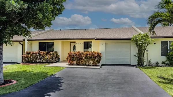 Property Slideshow image 2 of 40 | 5263 copperleaf cir, Delray Beach, FL, 33484