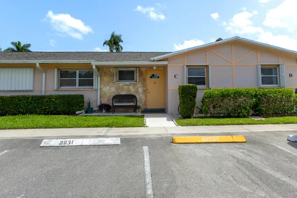 Property Slideshow image 2 of 24 | 2631 dudley dr c, West Palm Beach, FL, 33415