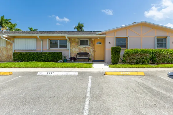 Property Slideshow image 3 of 24 | 2631 dudley dr c, West Palm Beach, FL, 33415