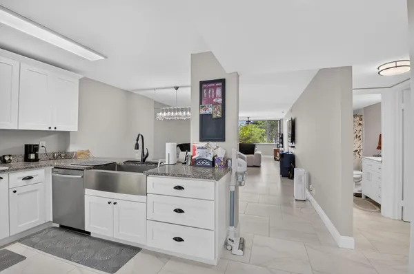 Property Slideshow image 3 of 37 | 15075 witney rd 213, Delray Beach, FL, 33484