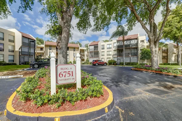 Property Slideshow image 2 of 44 | 6751 n university dr 302, Tamarac, FL, 33321